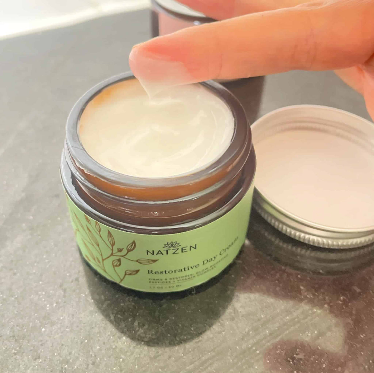 Peptide day cream moisturiser for dull, tired skin